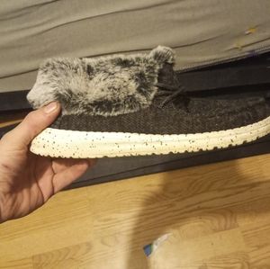 Used lightly hey dude w,6